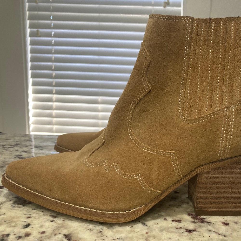 Sam Edelman Winona Bootie - Size 7.5 - Golden Caramel Suede